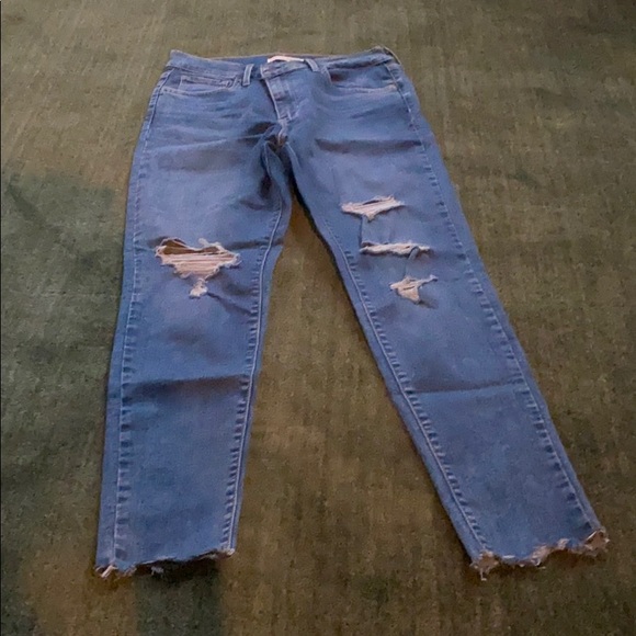 Blue Denim Levi’s -Skinny and High waisted w/rips - Picture 8 of 8